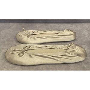 Isotoner Womens Size 9.5 Slipper Tan